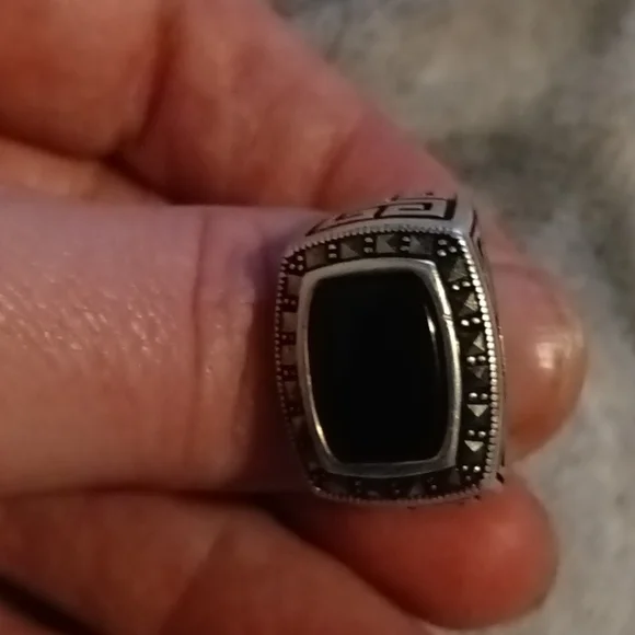 Stirling silver ring - Picture 2 of 4